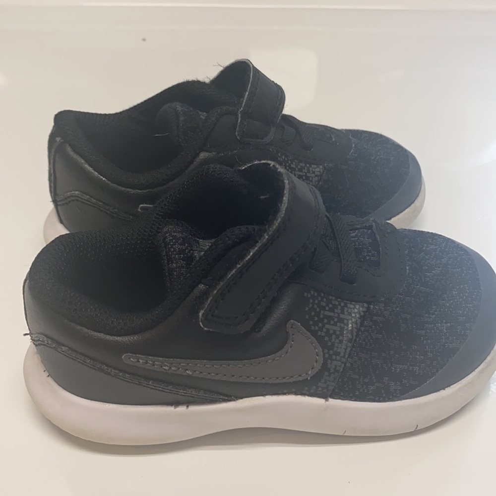 Nike toddler shoes